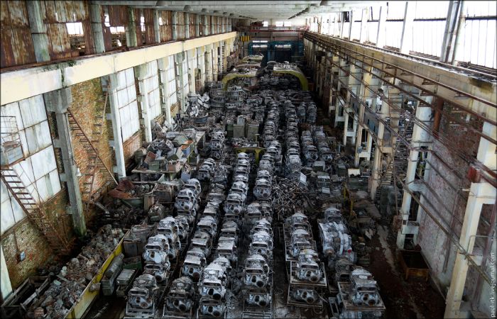 Заброшенный танкоремонтный завод (34 фото)