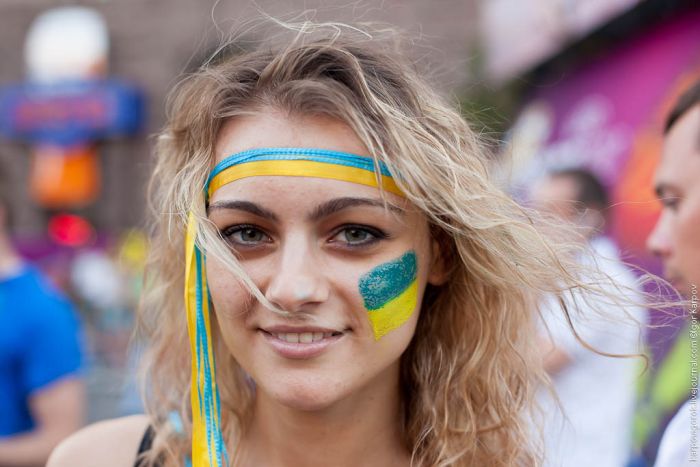Болельщицы на матче Украина-Швеция (30 фото)