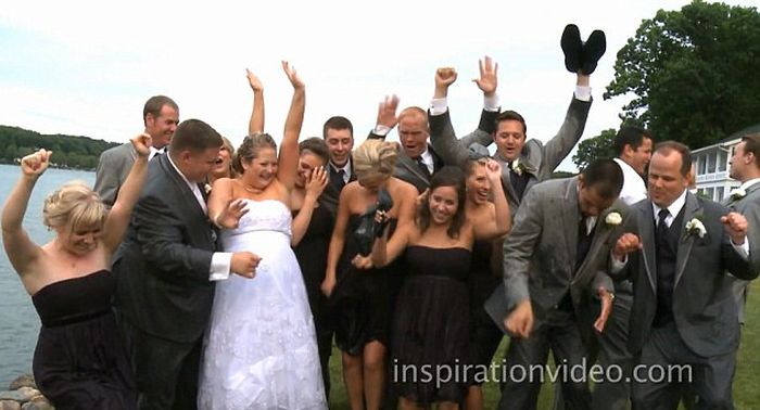 Эта свадьба запомнится молодоженам надолго (6 фото + видео)
