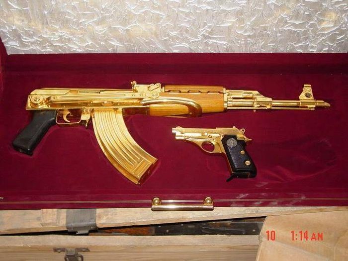 Оружие из золота и серебра из коллекции Саддама Хусейна (19 фото)