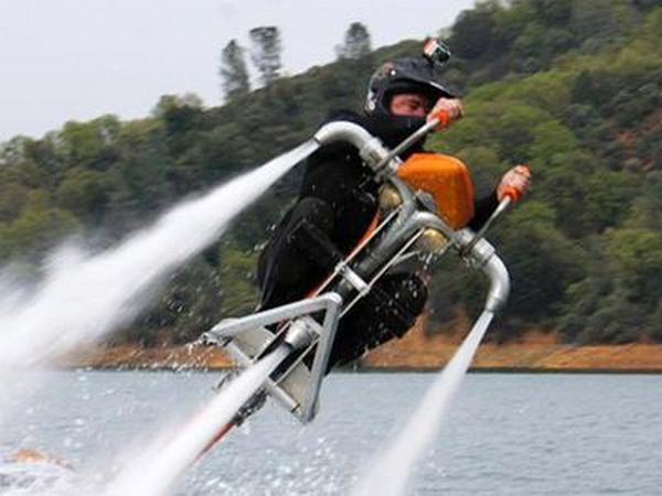 Игрушка для олигархов - летающий водный мотоцикл (6 фото)