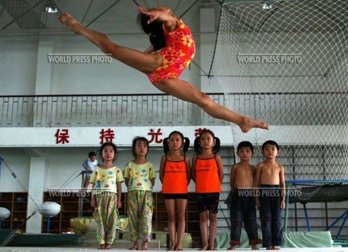 Чего стоят китайские золотые медали на Олимпиаде (38 фото)