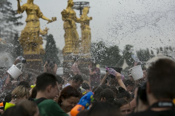 Эпическая Водная Битва в Москве (65 фото)