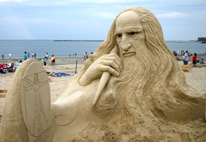 Удивительные скульптуры из песка (20 фото)