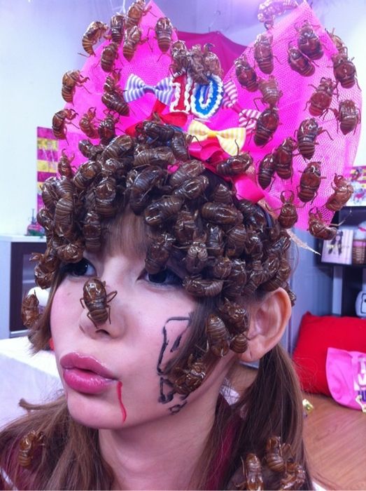 Живой головной убор японской косплейщицы (8 фото)