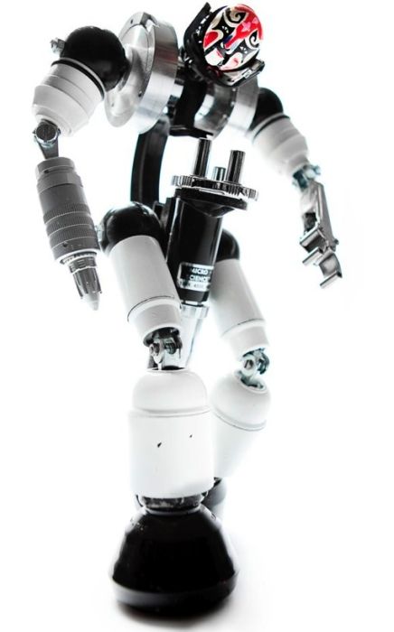 Креативные роботы из подручных средств (25 фото)