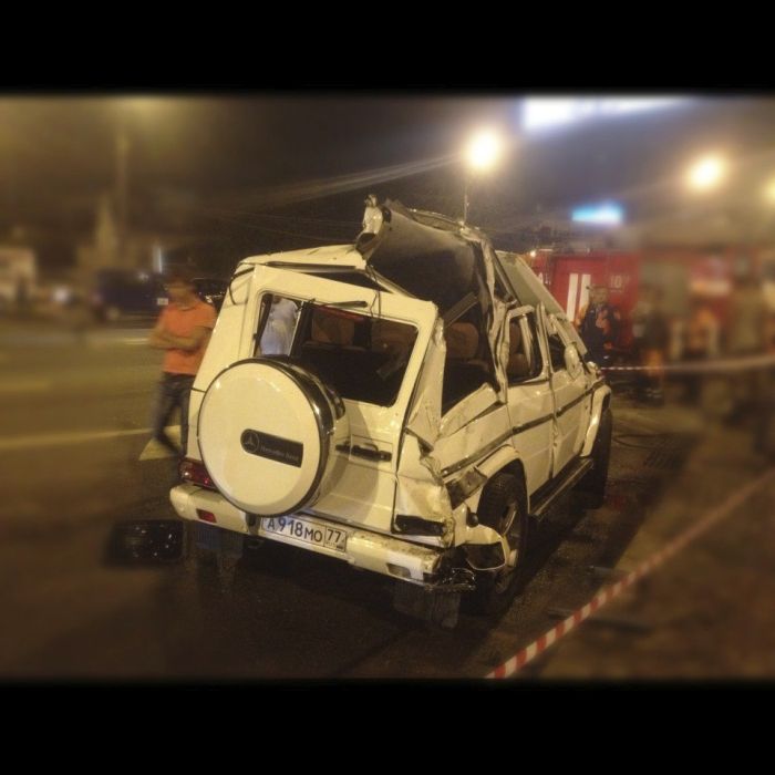 Жесткая авария на Кутузовском с участием "блатных" автомобилей (9 фото)