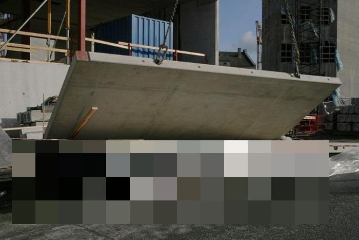 Во что превратится автомобиль под весом бетонной плиты (5 фото)