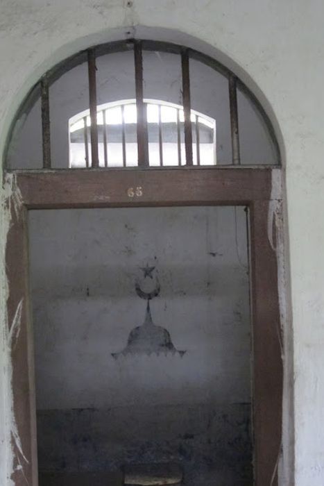 Рисунки заключенных (43 фото)