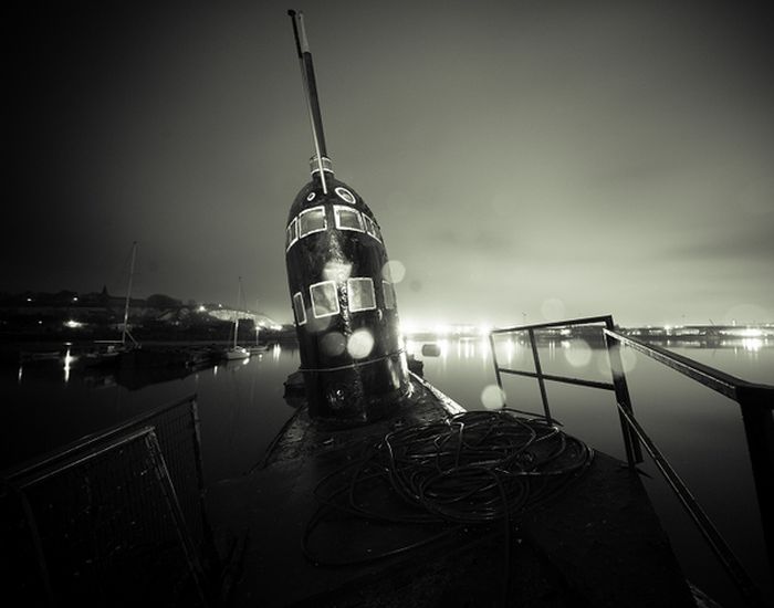 Заброшенная подводная лодка (22 фото)