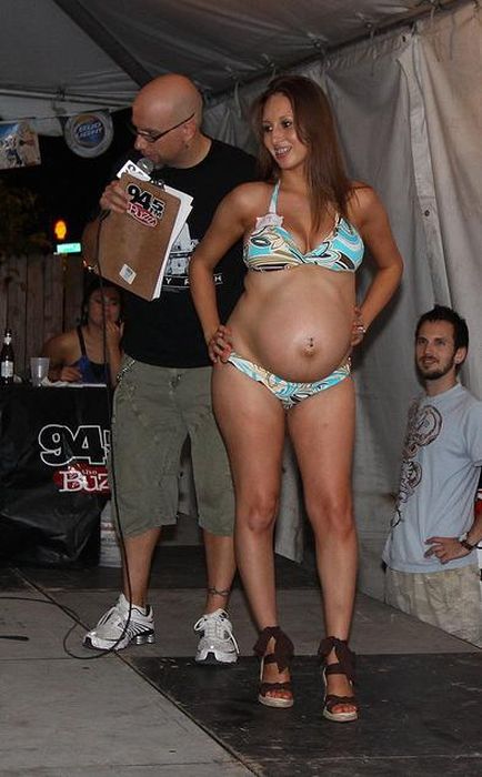 Конкурс "Беременные в бикини" (20 фото)