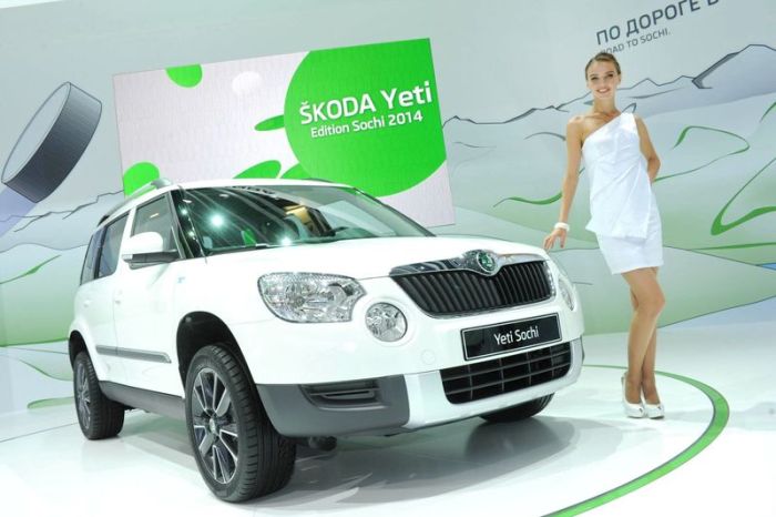 Девушки с Московской Международной Автовыставки 2012 (49 фото)