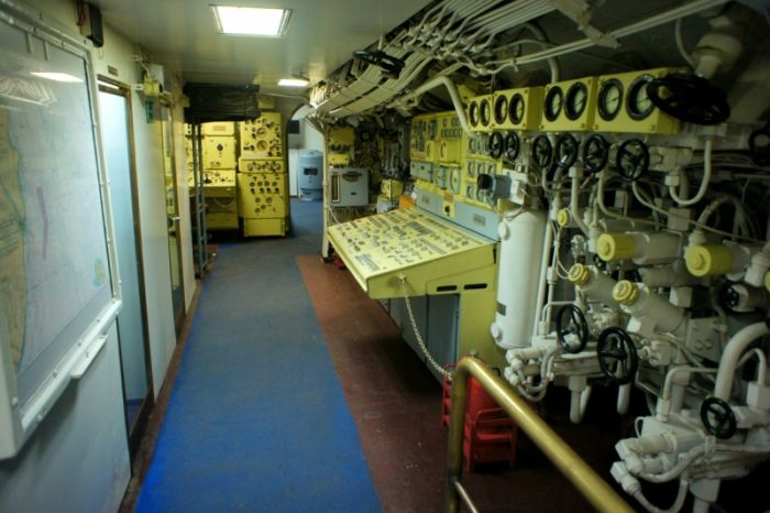 Экскурсия по музею - подводной лодке (93 фото)