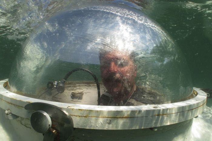 Одессит построил субмарину, которая ему приснилась во сне (5 фото)