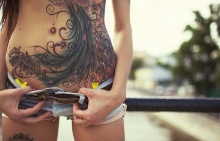 Девушки с татуировками (29 фото)