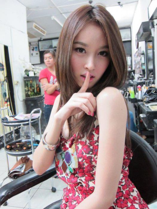 Нонг Пой - необычная модель из Таиланда (23 фото)