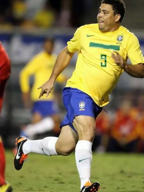 Бывший футболист Роналдо ужасно растолстел (12 фото)