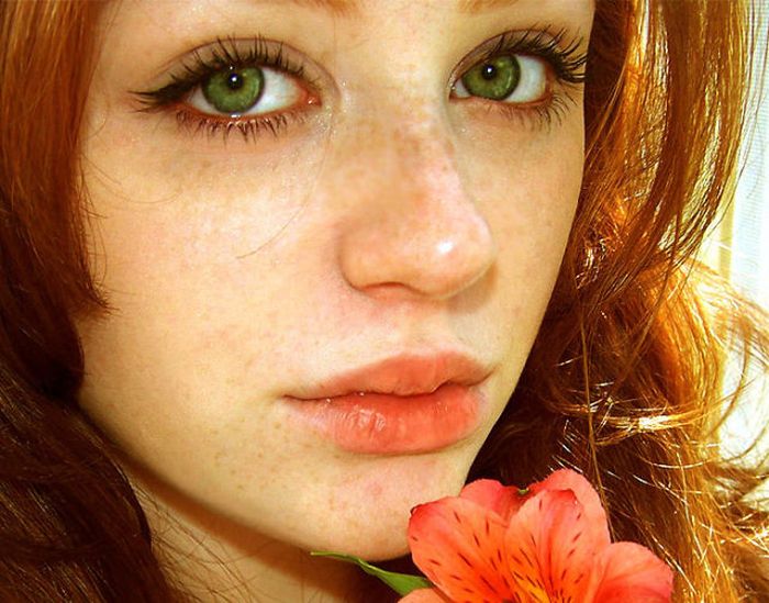Портреты симпатичных девушек с красивыми глазами (40 фото)
