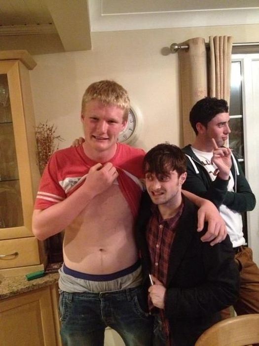 Гарри Поттер напился вместе с ирландской футбольной командой (5 фото)