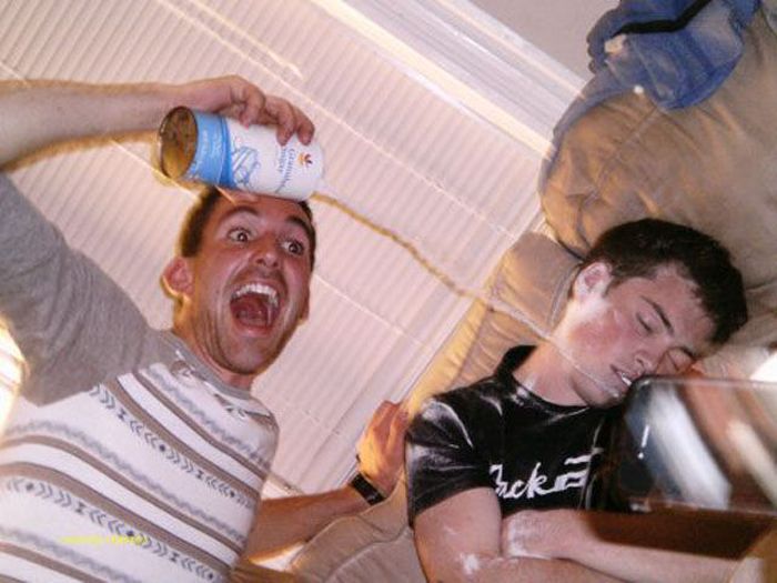 Пьяные участники сво. Смешные фото пьяных людей.