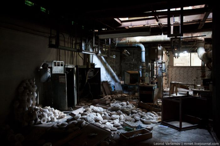 Заброшенный фарфоровый завод (47 фото)