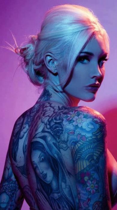 Потрясающие татуировками на стройных девушках (50 фото)