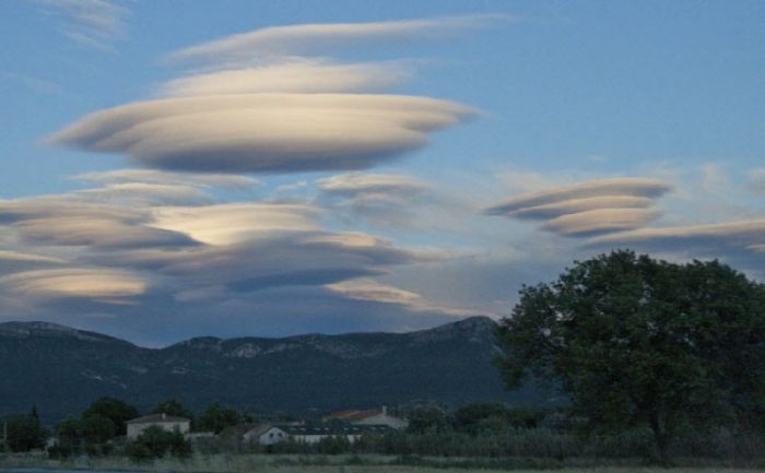 Необычная облака и странные фигуры в небе (54 фото)