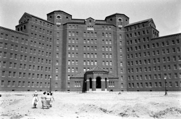 Психиатрическая клиника 1938 года в Нью-Йорке (25 фото)