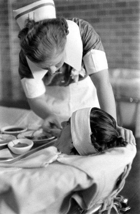 Психиатрическая клиника 1938 года в Нью-Йорке (25 фото)