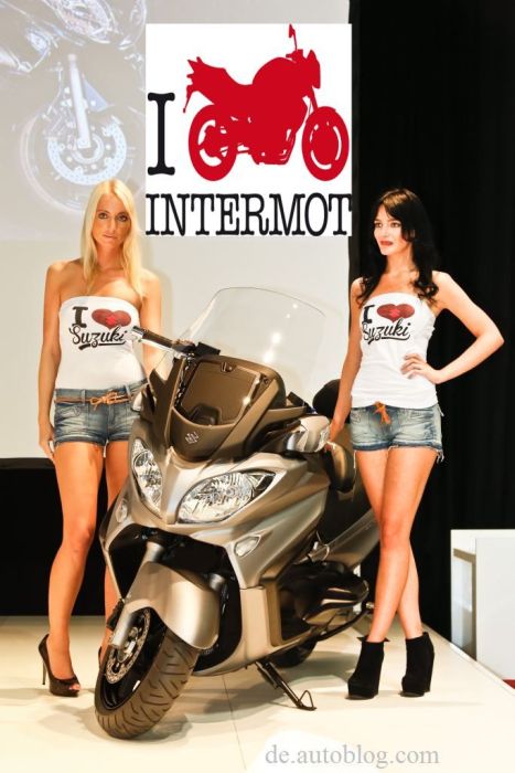 Девушки с мотовыставки Intermot 2012 (106 фото)