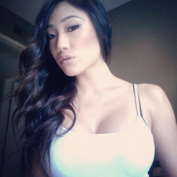 Красивые азиатки из социальных сетей (50 фото)