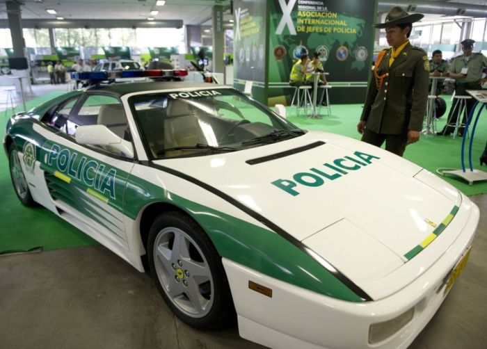 Полицейские автомобили разных стран мира (67 фото)