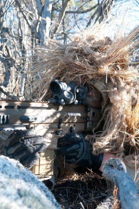 Как камуфляж скрывет солдат и технику от врага (84 фото)