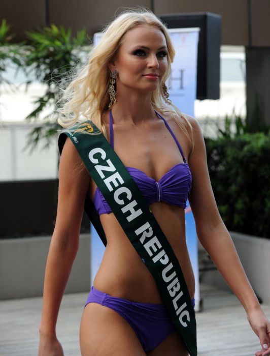 Девушки с конкурса «Мисс Земля 2012» (27 фото)