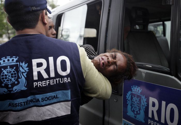 Жизнь наркоманов Бразилии из неблагоприятных районов (32 фото)