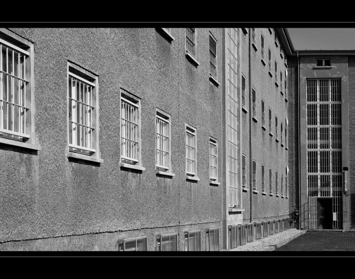 Стены немецкого завода, которые увидели немало жутких вещей (38 фото)