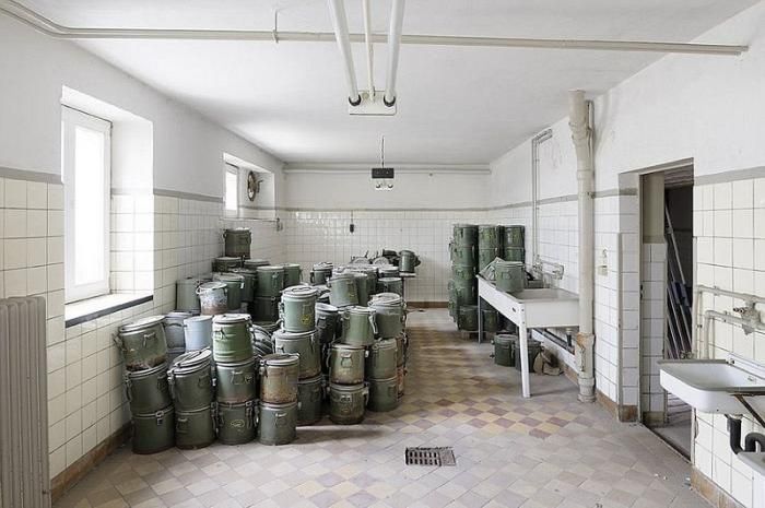 Стены немецкого завода, которые увидели немало жутких вещей (38 фото)