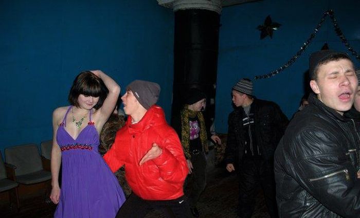 Переделайте фото, чтобы я танцевал с мужиком (27 фото)