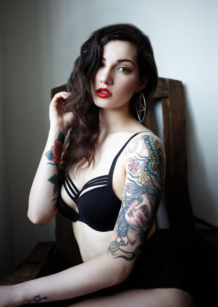 Красивые татуировки на стройных девушках (50 фото)
