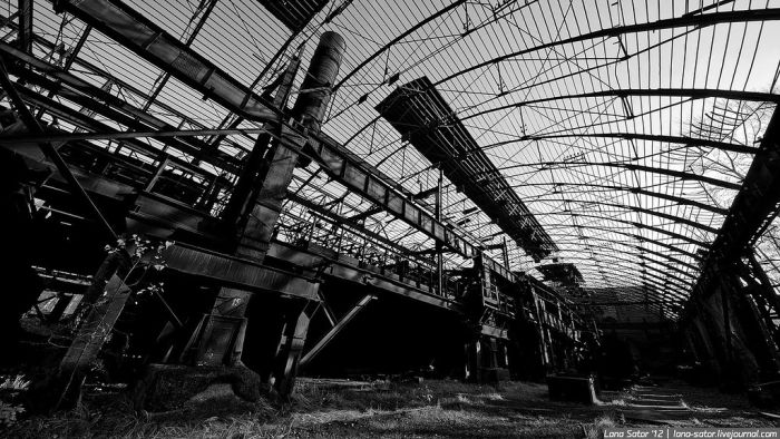 Заброшенный промышленный завод им. Куйбышева (32 фото)