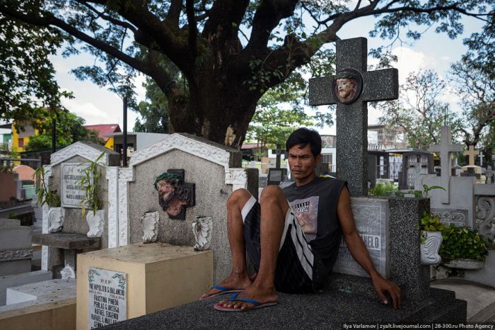 Необычное кладбище на Филиппинах (27 фото)