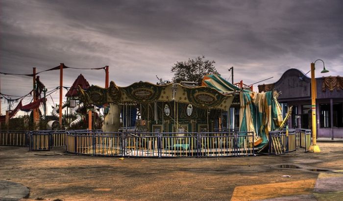Заброшенный парк развлечений в Новом Орлеане. Часть 2 (73 фото)