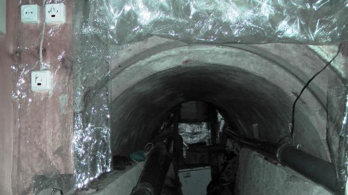 Подземный бункер террористов (16 фото)