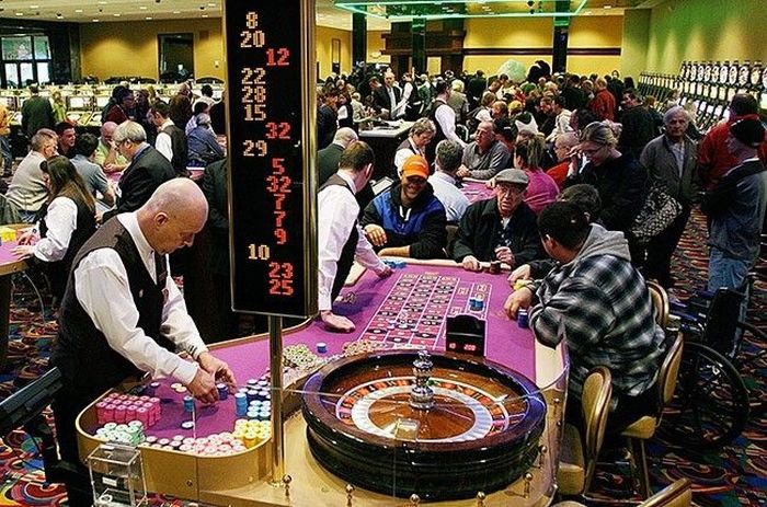 Удивительные истории самых крупных выигрышей в казино (9 фото)