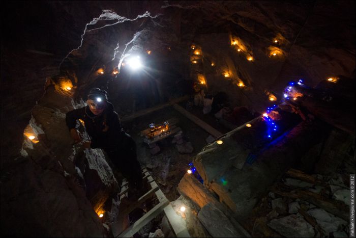 Новый Год в заброшенной шахте (35 фото)