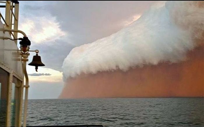 Удивительная пыльная буря в Австралии (10 фото)