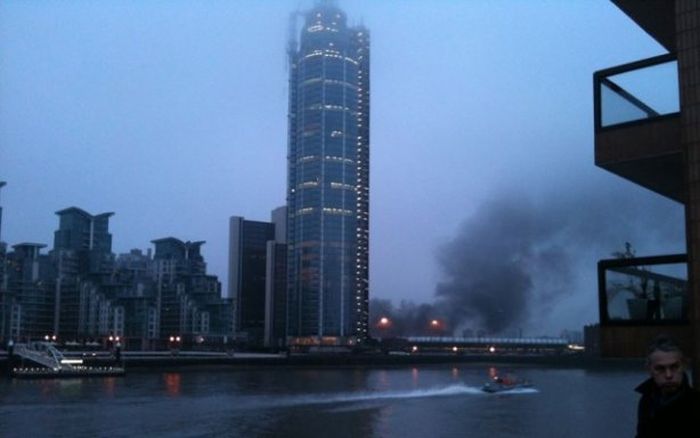 Крушение вертолета в центре Лондона (21 фото + 2 видео)