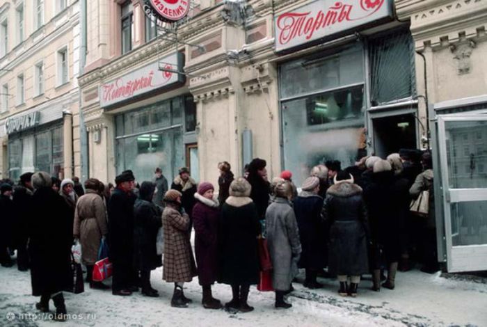 Как и чем торговали в советские годы (52 фото)