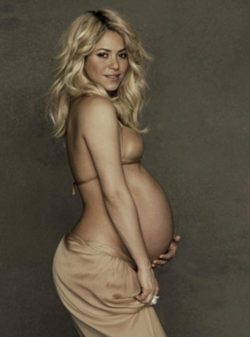 Фотосессия беременной Шакиры и ее мужа Жерара Пике (10 фото)