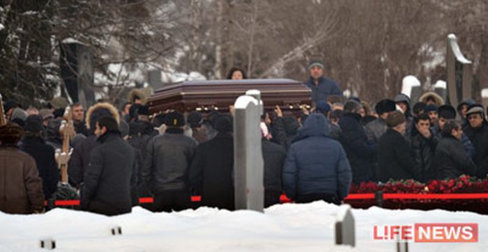 Похороны криминального авторитета Деда Хасана на Хованском кладбище (8 фото + видео)